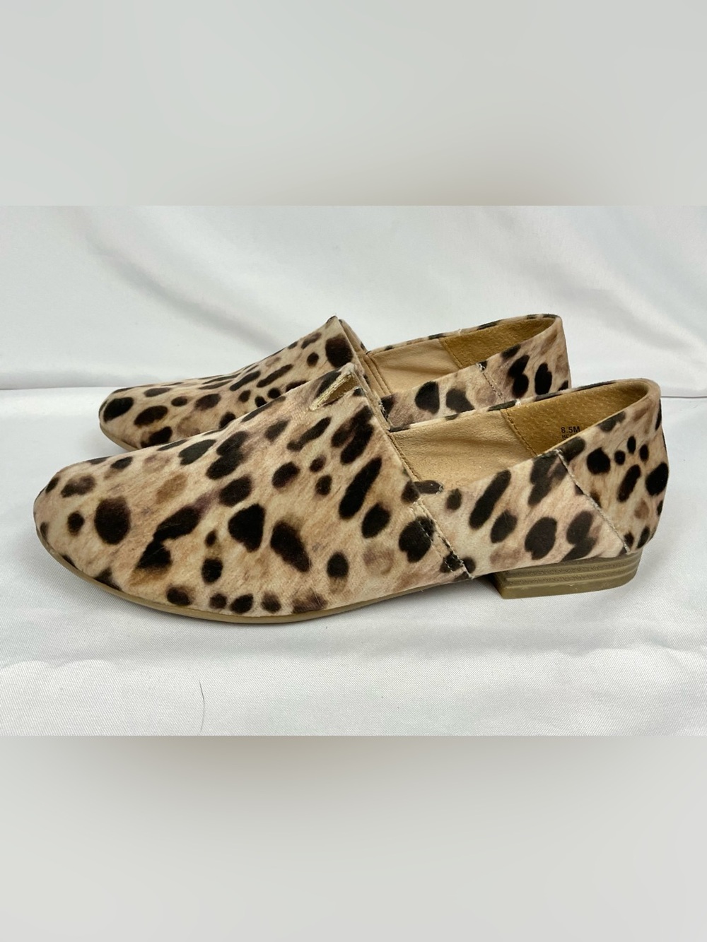 b.o.c. Hailey Leopard Print Loafers Sz 8.5 Shoes Slip On Comfort Born Concept